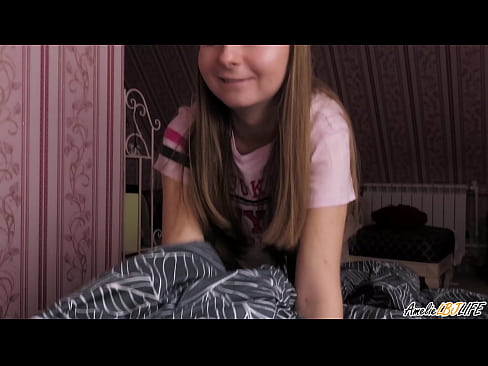 ❤️ Blondie Terda l-BFF tagħha Profondament u Gets Cum F'Ħalqha Video tal-ħakk lilna ❤
